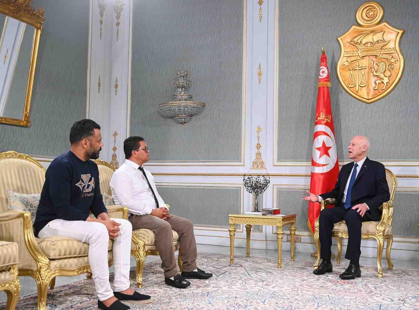 Kaïs Saïed réaffirme son attachement au rôle social de l’État et à la jeunesse porteuse...