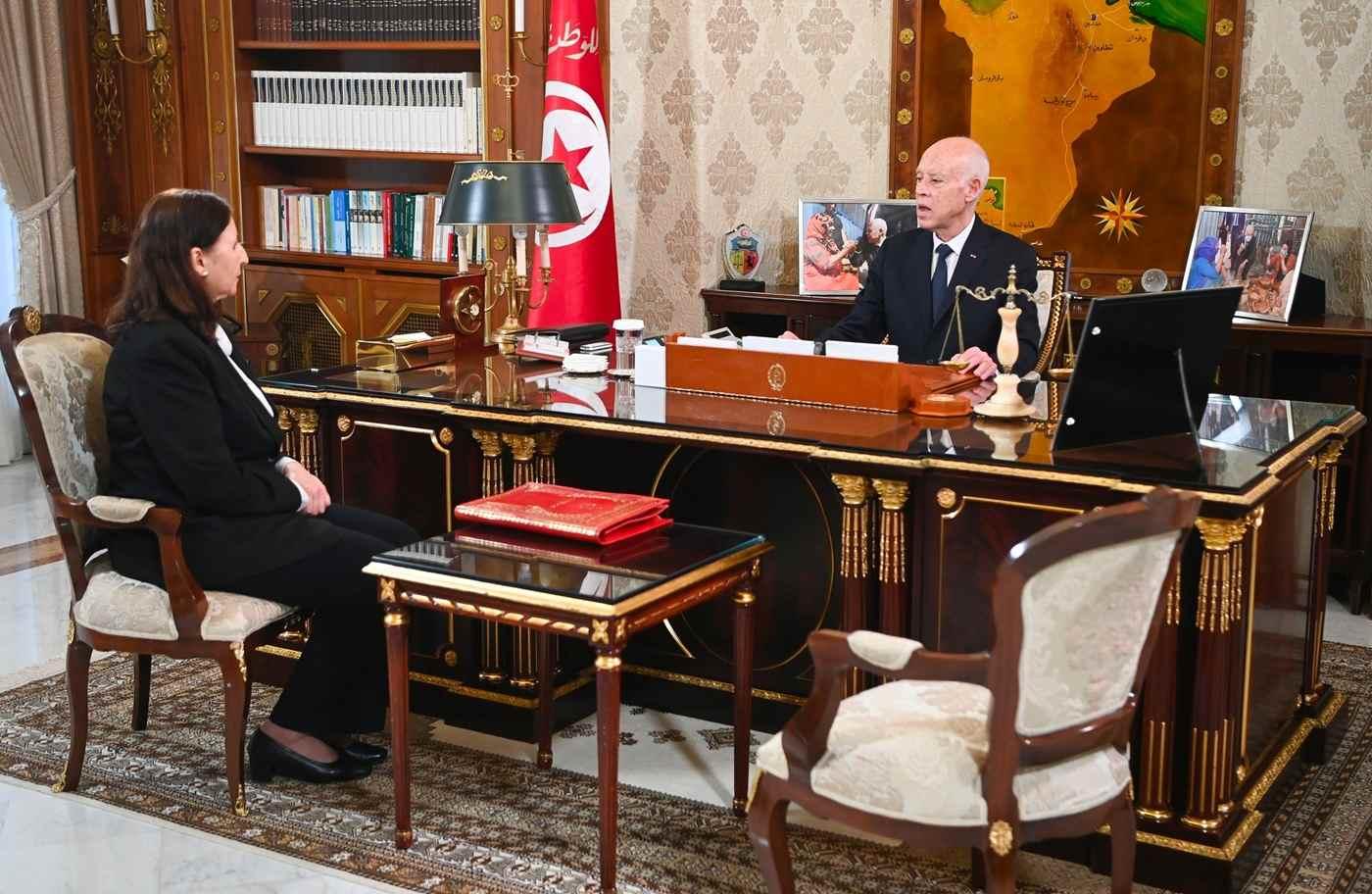 Kaïs Saïed insiste sur l’épuration de l’administration et la relance des recrutements publics